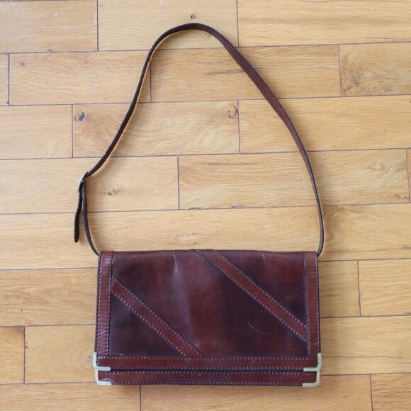 Vintage Brown Leather Shoulder Bag with Brass Details - Picture 11 of 16